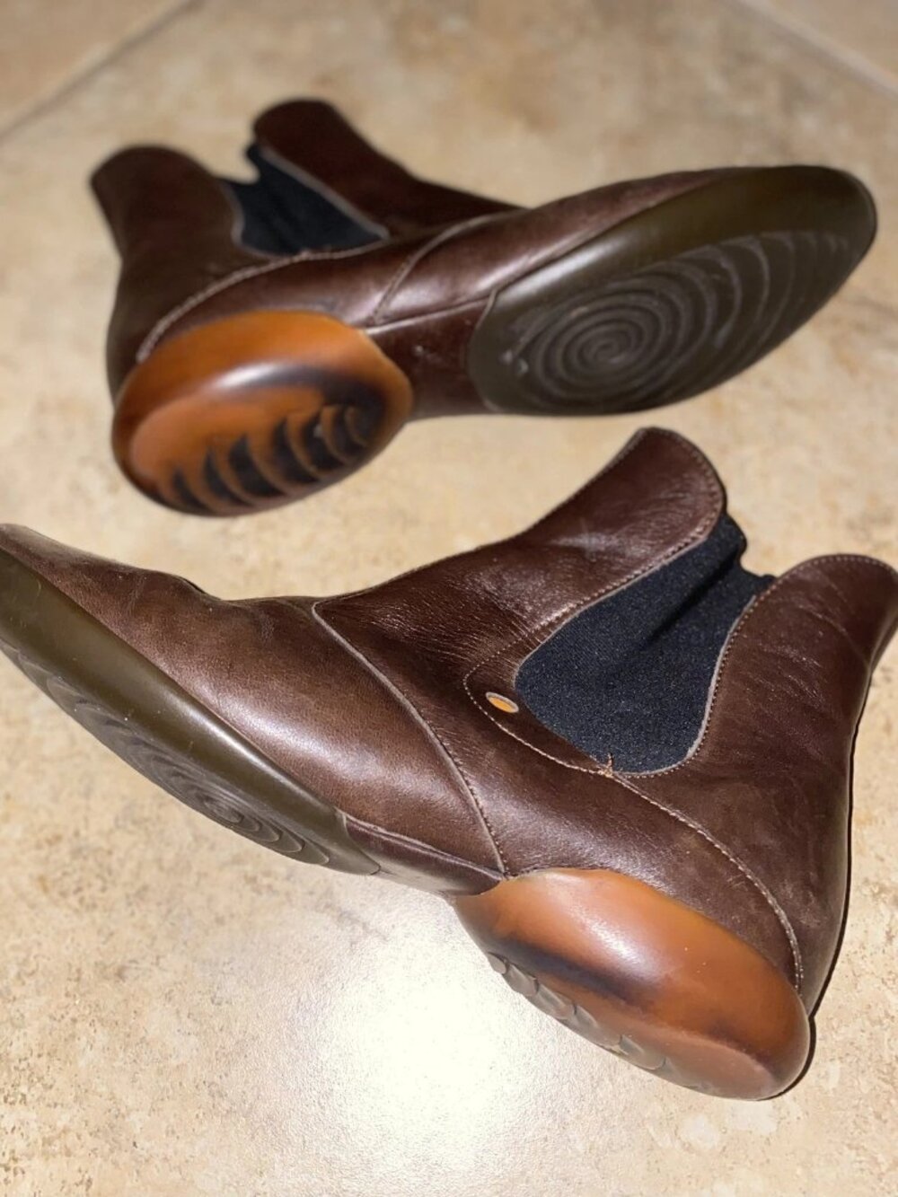 Think! Brown Leather Chelsea Ankle Boots Orange Dot Sz 9 US - Picture 5 of 16